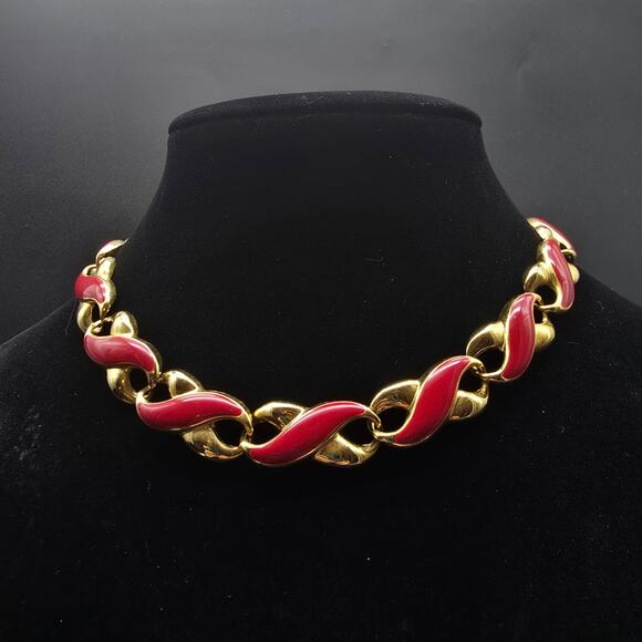 Red Enamel Gold Tone Chain Necklace Infinity Link 1980s VIntage Jewelry - Picture 6 of 8